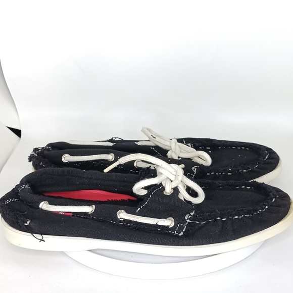 Levis - Picture 2 of 6